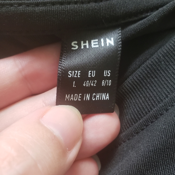 SHEIN Cat Titanic TShirt 👉FIRM ON PRICE👈 - Picture 2 of 2